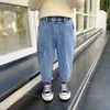 jeans ao ar livre crianças