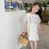 Robes de fille 2023 enfant en bas âge bébé été princesse robe enfant maille dentelle douce robe manches bouffantes robe blanc petite fille vêtements enfants vêtements Z0223