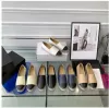 Klassische Espadrilles für Damen mit flachem Stiefel, Designer-Schuhe, Loafer aus Segeltuch und echtem Lammfell, zweifarbige Zehenkappe, modische Freizeitschuhe, Größe 35–41