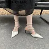 2023 Brand Women Sandals Luxury Crystal Slingback High Heels Pumpar Brudskor Bekväm pekad tå Party Dress Wedding Mules 230223