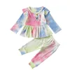 Ensembles de vêtements Pudcoco Baby Girl Tie Dyed Tenues à manches longues à volants Hauts Pantalons à cordon 2023 Printemps Automne Filles 3pcs Ensemble 6M-4T