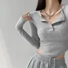 Blusas de mujer Camisas Camisa inferior de manga larga delgada gris 2023 Camiseta con cuello en V y un solo pecho Camiseta con sentido del diseño Blusa corta con ombligo expré 230223