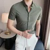 Camisas casuales para hombres estilo coreano de verano franja de moda apretada de moda camiseta de manga corta