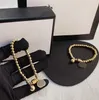 2023 Braccialetto di lusso da donna Ciondolo con perline Braccialetti con lettera classica di alta qualità Moda Semplicità Bracciale con gioielli unisex Regalo del Giorno della Memoria