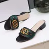 Luxe ontwerper vintage dames metalen slippers schuif sandaal roodgroene strepen dubbele letter lage hakken slippers lente zomer nieuw retro lederen modegrootte 35-42