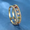 バンドリングDainty Square Zircon Engagement Ring Vintage女性レインボークリスタルストーンリングアンティークゴールドカラーホローウーマン女性G230213