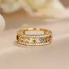Bandringen sierlijke vierkante zirkoon verlovingsring vintage vrouwelijke regenboog kristallen stenen ring antieke gouden kleur holle trouwringen voor vrouwen G230213