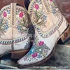 Sukienka Buty Flower Embodery Kowboja Krótkie buty dla kobiet skórzane stóp na strzusza gruba pięta kostka 2023 Kobieta West Knight