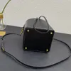 Роскошный дизайнер Le Seau Carre String Buckte Bucking Bag Стока квадратная форма плечо золото металлическое буква перекрестная кузов кошелька для простых съемных ремешков.