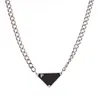 Noir Blanc Triangle Lettre Pendentif Collier Marque De Luxe Designer Déclaration Bijoux Titane Acier Colliers Chaîne Hommes Femmes Unisexe Cadeau 2Style4884