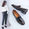 Klänningskor damer läderskor brittisk stil plus storlek 22-26.5 cm kvinnliga pumpar loafers lata kvinnor plattform klackar svart 230223