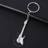 Design Classic Guitar Keychain Car Key Chain Key Ring Musikinstrument h￤nge f￶r man kvinnor g￥va 6 f￤rger