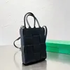 حقائب مصممة حقيبة يد حقيبة يومية تحمل علامة Crossbody Pearl أحزمة Pu Leather Fashoin Messenger Pres