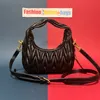 Moda Miu Hobo Designer borse ascellari mini borsette in raso vagare Pochette Holding Handbar Borsa a tracolla Portafoglio retrò di lusso Borsa da banchetto in pelle Borsa da viaggio