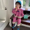 Set di abbigliamento Bambini 2023 Primavera Autunno Vestiti per ragazze Set Neonata Girocollo Maniche a sbuffo Fiore Volant Pantaloni Due pezzi