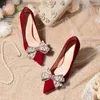 SURET Buty Rimocy Słodka muszka Pearl Pumps Kobiety Wino Red Metal High Obcasy buty ślubne Kobieta seksowna spiczaste palce paszce panie 230223