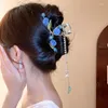 ヘアクリップロマンチックな花と葉のタッセルマルチカラーアクリルパールは、女の子のためのヘッドアクセサリーの背面