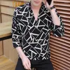 MEN'S THIRTS FASHION V-NECK تم تقسيم جميع المباراة المطبوعة على ملابس الرجال 2023 Spring Disual Pullovers قمم القميص الكوري الفضفاض