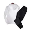 Męskie dresy jesienne zimowe garnitur z kapturem z kapturem i dresami moda mężczyźni swobodni grube bluzy sportowe Jogger mężczyzna 230223