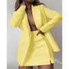 Deux pièces de robe mini jupes une femme Blazer Femmes Blazers à poitrine double et jupe Suite de bureau