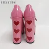 Chaussures habillées Designer de luxe Marry Janes Pompes pour femmes Love Heart Talons hauts Boucle Plate-forme Punk Chunky Pink Wedding Party Chaussures pour femmes 230223