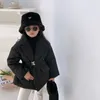 Jacken Mode Baby Junge Mädchen Baumwolle Gepolsterte Anzug Jacke Winter Kind Taille Gürtel Mantel Warme Outwear Drehen Unten Kragen Kleidung 2-10Y 230222