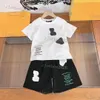 2023 KidClothing Sets lettera Cartoon Pattern Ragazzi Ragazze Tuta estiva Manica corta Top T-shirt Pantaloncini Set Designer di lusso T-shirt top pantaloncini bambino Tute sportive per bambini