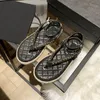 Zomer nieuwe lederen schapenvacht clip-teen sandalen luxe merk vrouwen open-teen gesp buckle metal hoge hakken flip flop vrouwelijke mode all-match strand schoenen