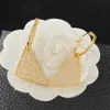 Orecchini a bottone con diamanti pieni Orecchini a cerchio a triangolo di design Orecchini pendenti in oro da donna con scatola