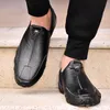 Scarpe eleganti 2022 Scarpe da ginnastica da uomo Casual Slip On Mocassini Appartamenti leggeri da esterno Autunno Vera pelle Confortevole tinta unita 230224