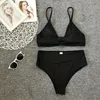 Kvinnors badkläder Kvinnor Högskurna bikinier Ruched Twist Front Baddräkter Tryck upp Beachwear 2 -bitar Baddräkter Criss Cross Elastic Stängning