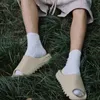 Pantofole Nuovi Uomini Piattaforma con fondo spesso Scivoli da bagno Antiscivolo Tendenza Scarpe firmate Donna Mulo Infradito Sandali Y2302