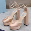 Sapatos casuais femininos sandálias de salto alto sapatos de casamento branco triângulo clássico couro envernizado decorativo 12,5 cm fivela no tornozelo sapato designer de moda