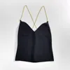 Tanks pour femmes Été 2023 Femmes Tricot Sling Top Chaîne en métal Slim Sans manches Sexy Col V Femme Camisole Tricots