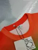 Camicie casual da uomo Designer Versione alta buona 2023 nuovo cotone arcobaleno T-shirt a maniche corte stampata in rilievo Anagram Y83E