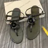 Damen-Sandalen, 100 % Leder, Tanga-Slipper, Outdoor-Flip-Flop, Designer-Blumen, Slide, bequeme Wander-Pantoletten, Costas, lässiges T-Riemen-Kleid, verstellbare Knöchelschnalle