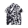 Mäns casual skjortor 2023 Sommaren Nya herr Hawaiian Beach Cow Spotted Flower Shirts Man Short Sleeve Korean Style Vintage stilig skjorta Camisa Hombre Z0224