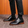 Hommes en cuir véritable peau de vache à la main hommes chaussures en cuir affaires Style britannique robe chaussures pour hommes mariage marié chaussures D2A23