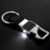 Porte-clés 2023 Hommes Métal Porte-clés Business Style Cuir Noir LED Ouvre-Lumière Multi-fonction Sac De Voiture Porte-clés Pour KeyringKeychains Forb22