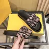 Kvinnor Luxurys designers Sandaler tofflor Fashion Summer Girls Beach Womens Sandal Slides Flip Flops Loafers Sexiga broderade skor