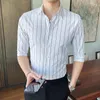 Мужские повседневные рубашки 2023 Summer Korea Style Craising Mens Mens Button Down Slim Fit полосатый наполовину 4xl 5xl