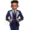 Completi di abbigliamento Completo verde scuro per ragazzi Giacca da festa formale Pantaloni Gilet 3 pezzi 3-16 anni Risvolto argento Smoking da sposa Blazer per bambini Set bambino W0224