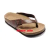 2023 Yaz Deri Parmak Arası Terlik Mantar terlik Plaj sandaletleri Erkek Kadın yassı sandaletler unisex takunya rahat ayakkabılar baskı karışık renkler Boyut 36-45 Sıcak satış