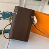 Monedero de cadena Mini caja de teléfono Satche de diseñador Embrague de diseñador Bolsos clásicos 2323 Bolsos de cuero Cross Body Messenger Shoulder306P