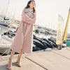 Kvinnans jackor Autumn and Winter Korean Highquality Wool Coat 2023 Pink Women's Classic DoubleBreasted Belt med medelstora 230223