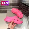 Croc Pool Slide sandales Designer femmes pantoufles pantoufle Paris plate-forme en caoutchouc diapositives chaussures noir rose vif blanc baskets luxe hommes femmes plage d'été Sandale