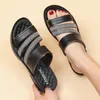 Kvinnor Summer Slippers Woman Sandals äkta läder kil bekväm kvinnlig skorstrand Kvinnors 48635 's