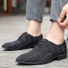 Dress Shoes Men Classic Business Man Fashion Korea Pointed Toe Laceup Formele bruiloft Zwart rooster 999 230224