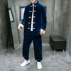 Мужские спортивные костюмы Tang Suits попадают в цвет Men's Plus Size Брюки бархатной куртки Улучшены Hanfu Retro молодежная новинка Zen Clothing National