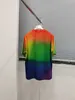 Camicie casual da uomo Designer Versione alta buona 2023 nuovo cotone arcobaleno T-shirt a maniche corte stampata in rilievo Anagram Y83E